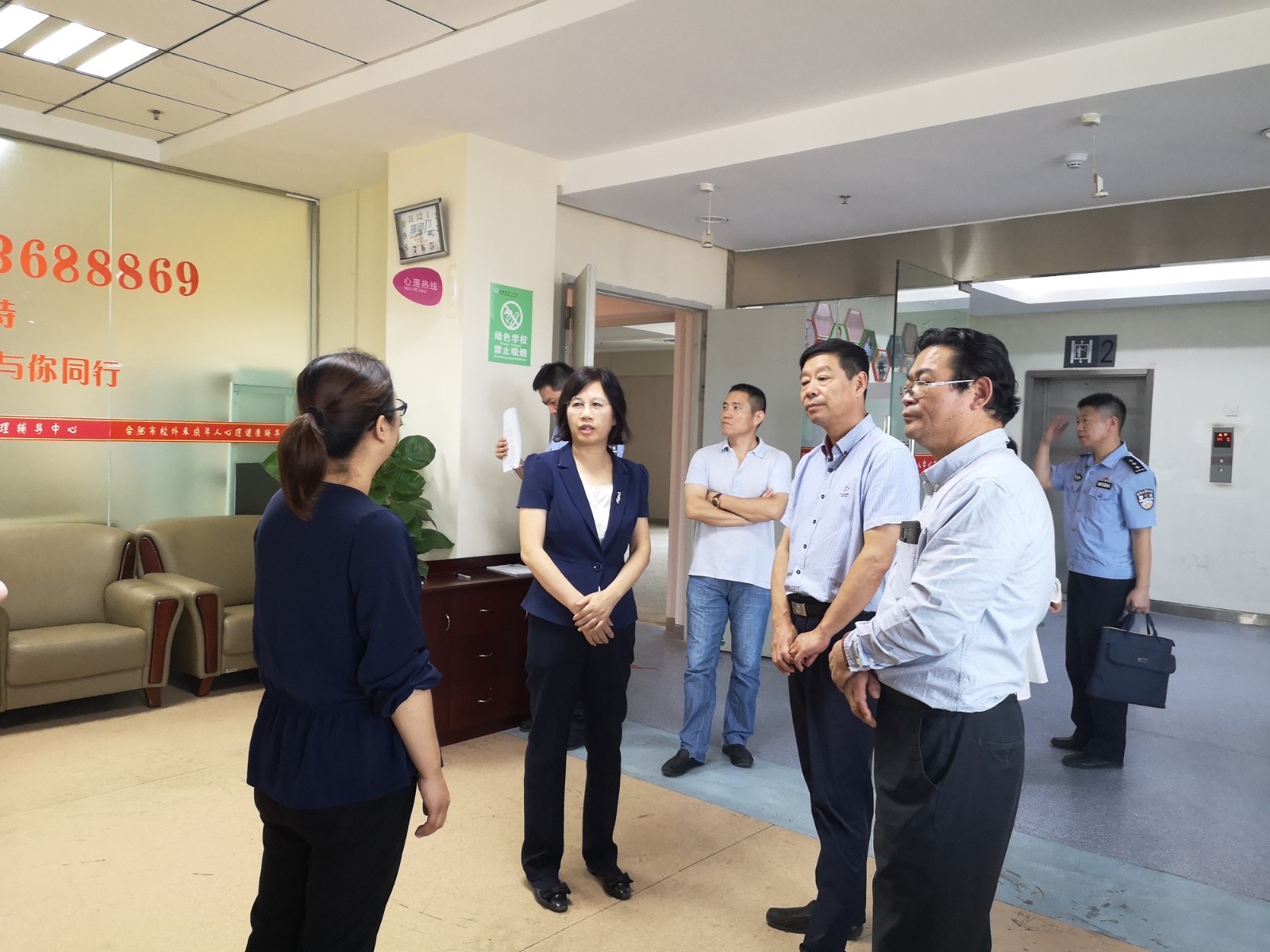 吴春梅副市长来我校 (6).jpg