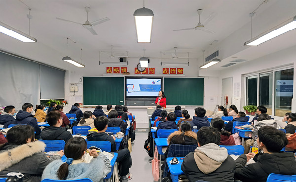 33班家长会2_副本.jpg