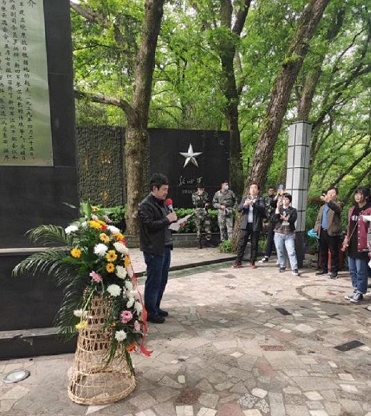 何主任.jpg