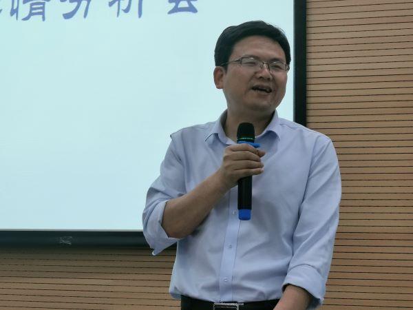 余俊.jpg