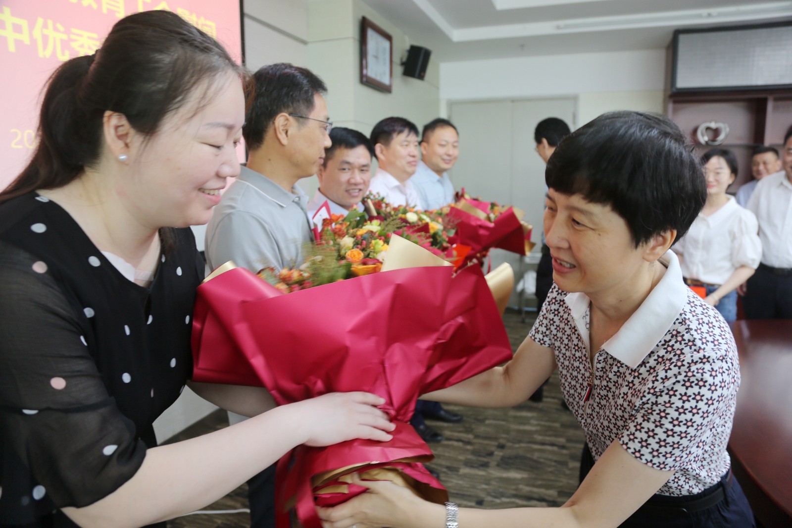 2021 9 8 教师节省总工会慰问6.jpg