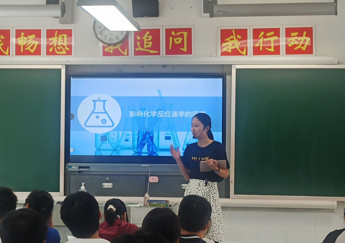 梁曼君1_副本.jpg