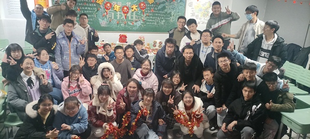 高三1班合照.jpg
