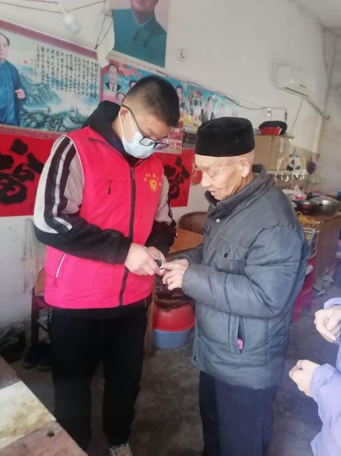 帮扶老人.jpg