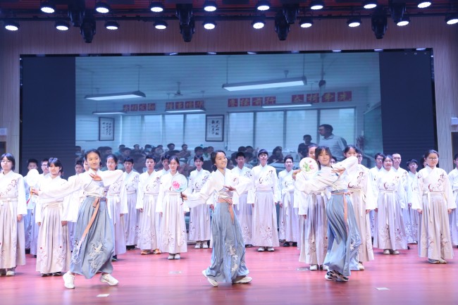 班歌汇报表演.jpg