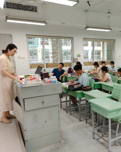 图1 英语学科组集体备课衔接课.jpeg