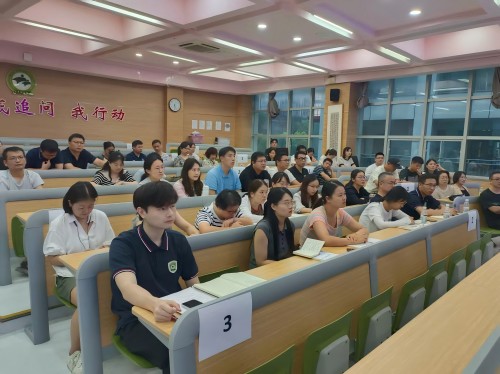 教师听会(1).jpg