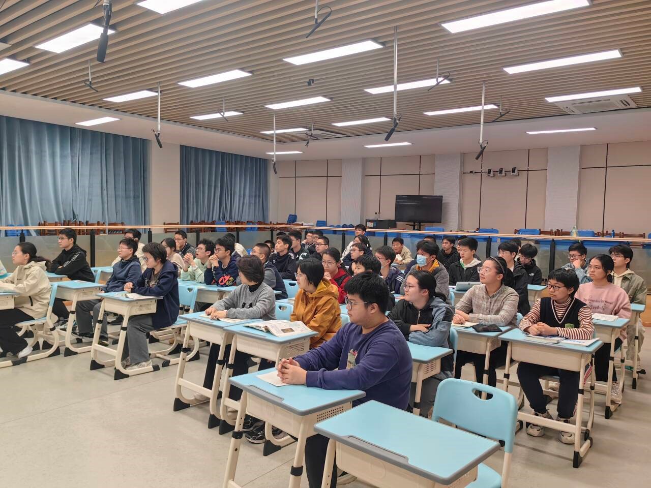 座谈会3.jpg